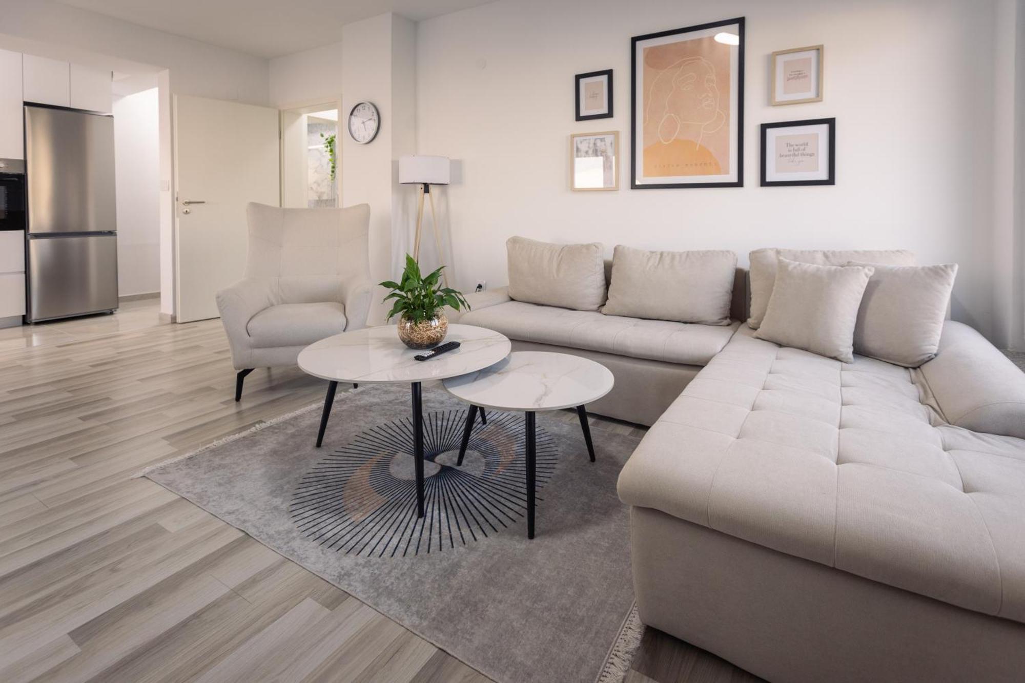 T20 Apartments Skopje Eksteriør billede